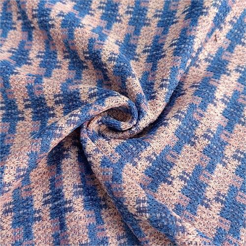 Merajut kain tilam jacquard
