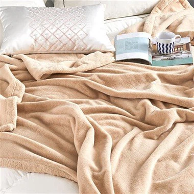 Selimut Flanel Di Atas Kapal Terbang