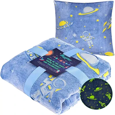 Selimut lemparan bercahaya dengan bantal